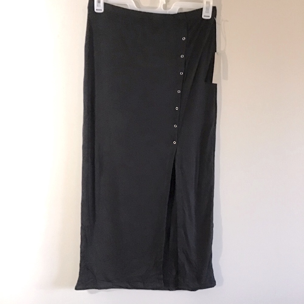 Tart Women’s Black Skirt Size L